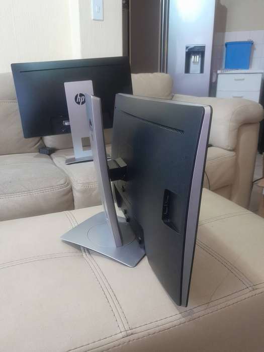 HP EliteDisplay E232 23" 16:9 IPS FHD Monitor (1920 x 1080 Resolution) VGA, Display Port and HDMI