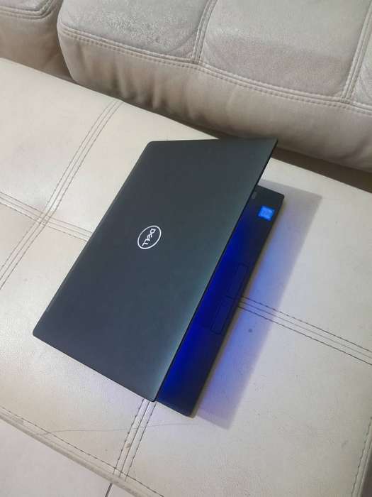 Dell Latitude 7490 Intel Core i7-8650U 8GB DDR4 RAM, 256GB SSD 14" FHD Windows 11 Pro