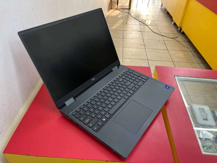 Dell Precision 7670 Workstation Intel Core i9-12950HX (12th Gen) 1TB SSD 64GB DDR5 RTX A3000