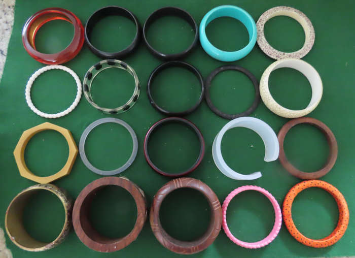 Costume Jewellery - 20 Bracelets/Bangles