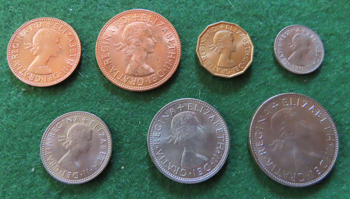 Great Britain - Almost Uncirculated Set all 1967 except 1/- which is 1965