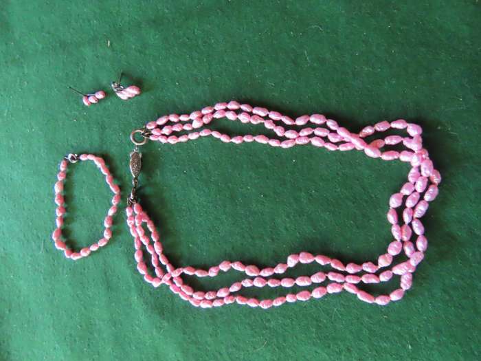 Costume Jewellery - 1 Seed Pearl Necklace Bracelet and Earrings