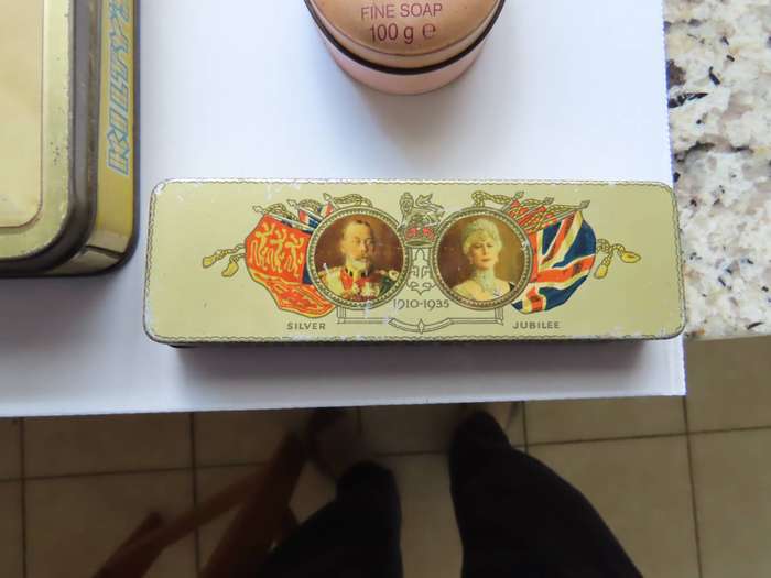 4 Empty Tins