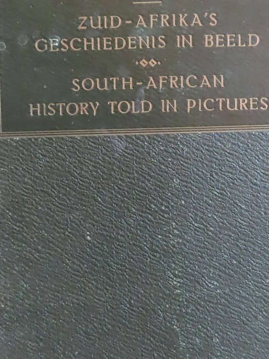 South African History Told In Pictures - 1913 Hard Cover