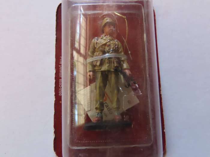 Del Prado - Encased Military Model - Warrant Officer Afrika Korps - Germany 1942