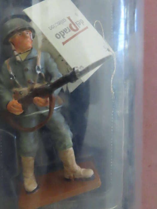 Del Prado - Encased Military Model - Cpl Marines Guadacanal - USA 1942
