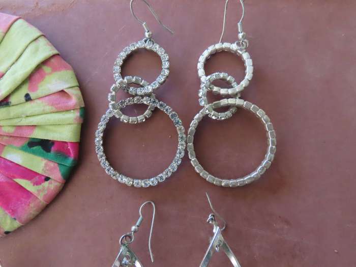 Jewellery - 10 Vintage Pairs of Earrings
