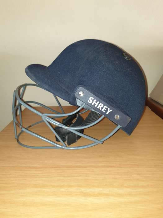 Cricket helmet shelly