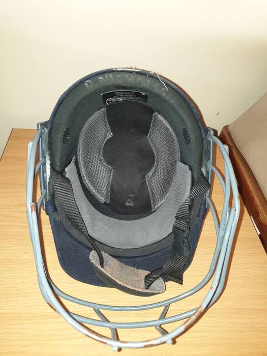 Cricket helmet shelly