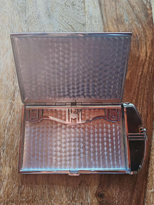 Vintage Ronson Cigarette Case with Built-In Lighter  Not Working
