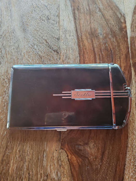 Vintage Ronson Cigarette Case with Built-In Lighter  Not Working