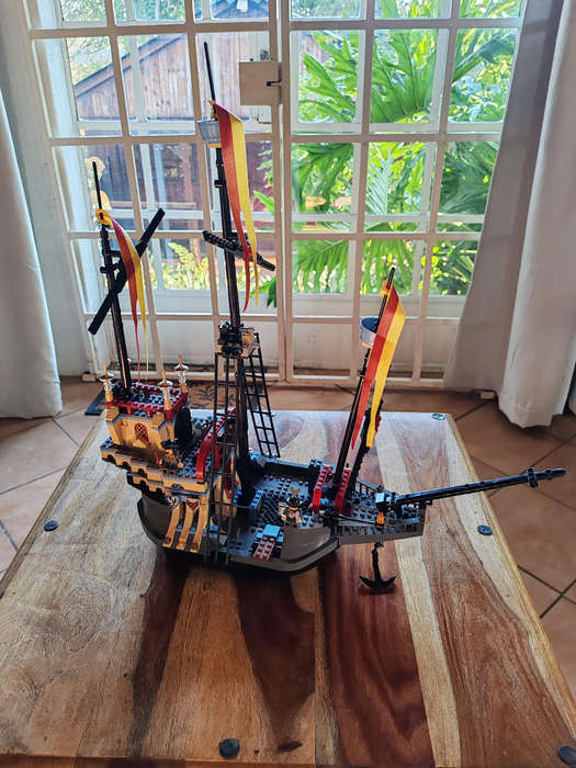 LEGO Harry Potter Set 4768  Durmstrang Ship  99% Complete with Minifigures