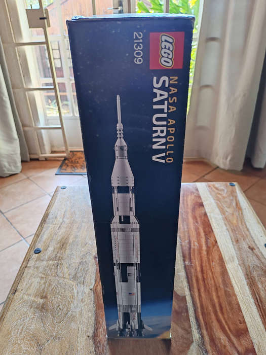 LEGO 21309 Sealed Set  Saturn V Rocket (Retired, 2017 Release)