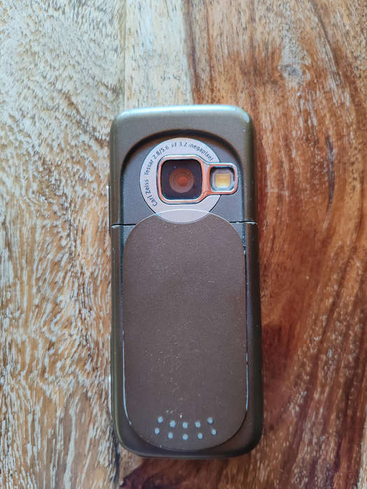 Vintage Nokia N73 Smartphone  Working with Nokia Charger, Minor Back Cover Issue