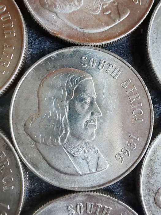 10 x South African 1 Rand Silver Coins (1960s)  80% Silver- LOT 4