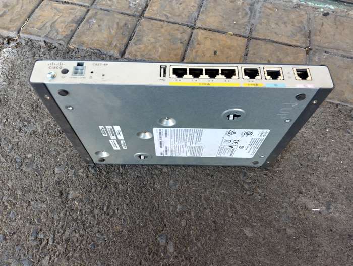 Cisco 900 Series Integrated Services Routers (C927-4P)