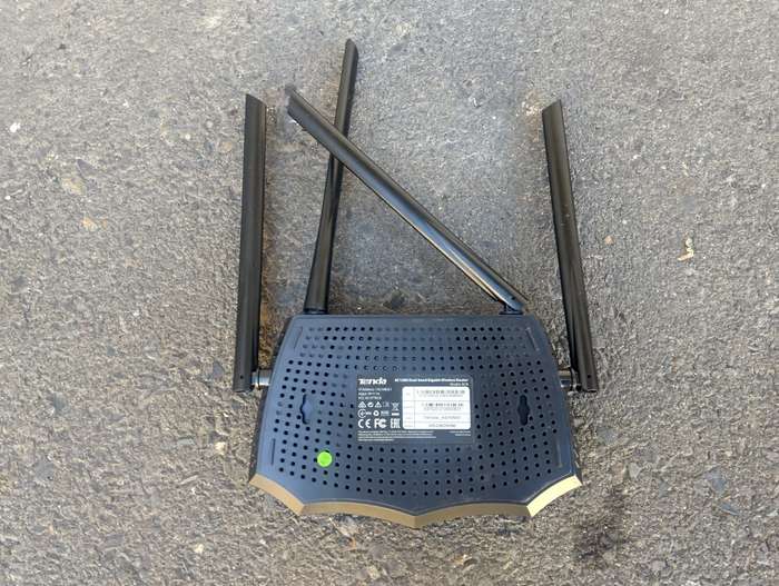 Tenda AC1200 Dual Band Gigabit Wireless Router (Model: ACB)