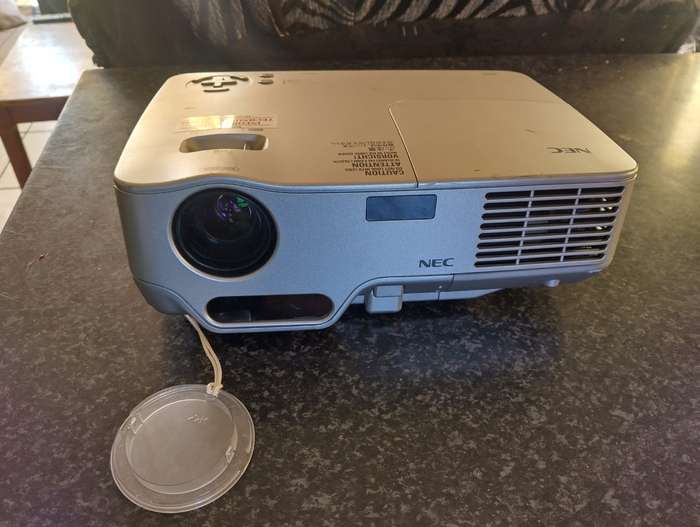 NEC DLP NP40 Projector (Model: 24L62123)  No Remote