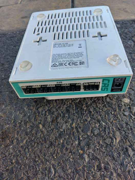 MikroTik Cloud Router Switch 5 Port SFP 1 PoE/SFP Port | CRS106-1C-5S