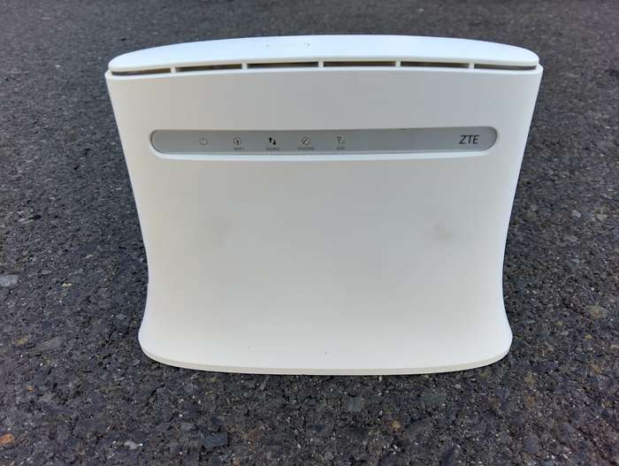 ZTE 4G Wireless SIM Card Router  Model:MF283+