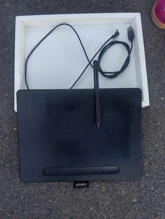 Wacom Intuos CTL-6100WL Creative Pen Tablet (CTL-6100WL/K0-BX)