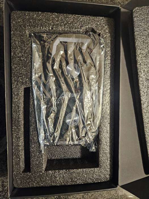 ASUS ROG Strix Radeon RX 6600 XT OC (8GB GDDR6)  Grade A