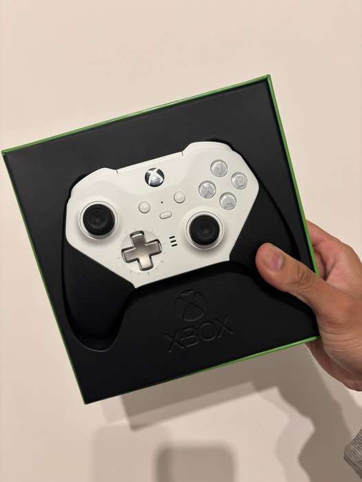 Xbox Elite Wireless Controller Series 2  Core (White)