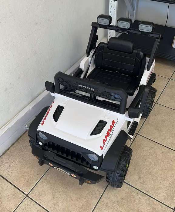 Hyundai High Quality Large Kids Electric Car 12V - White