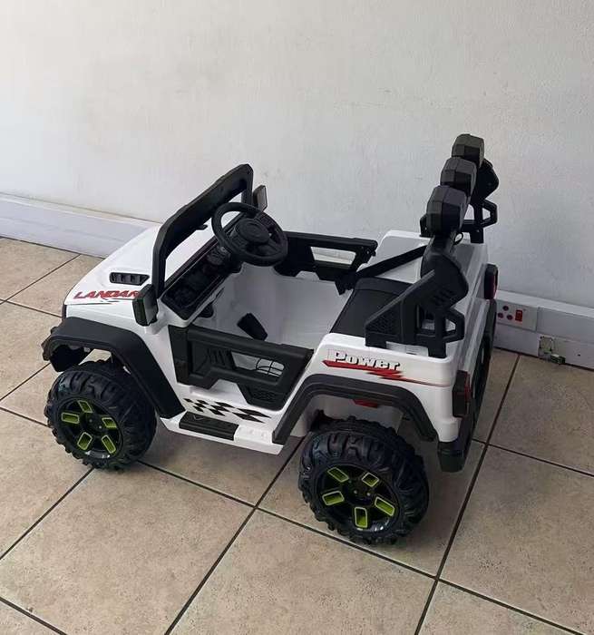 Hyundai High Quality Large Kids Electric Car 12V - White