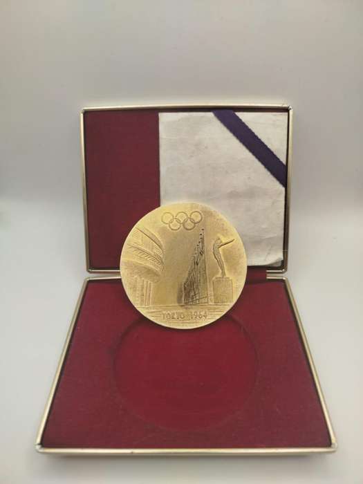 Tokyo 1964 Olympic Commemorative Medal  Original Box & Certificate  Japan Mint Gold-Plated Bronze