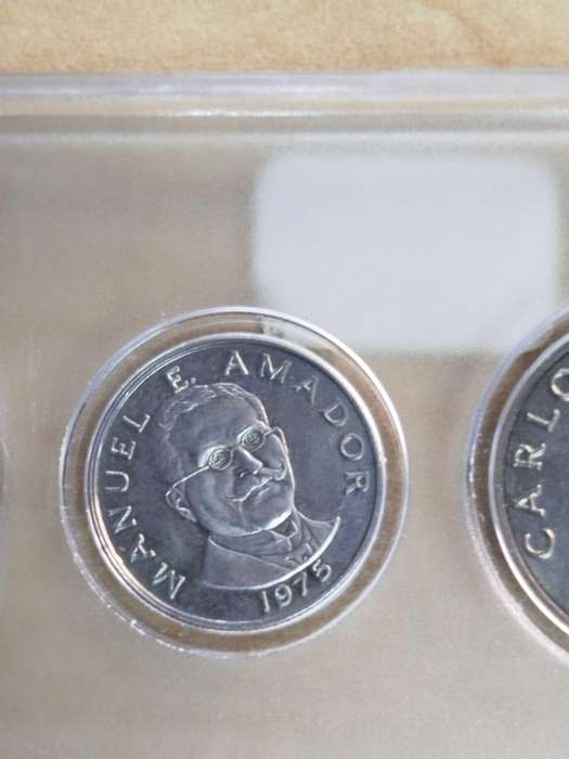 1975 Republic of Panama Proof Coin Set  Rare Collectible