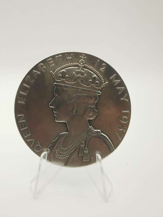 1937 George VI & Queen Elizabeth Coronation Medallion  99.85% Fine Silver (90.4g)  Ultra Rare