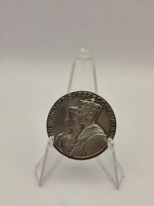 1937 Union of South Africa Solid Silver Coronation Medallion  99.90% Fine Silver  George VI & Eliz