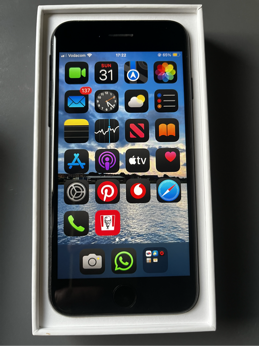 IPHONE SE(2020)
