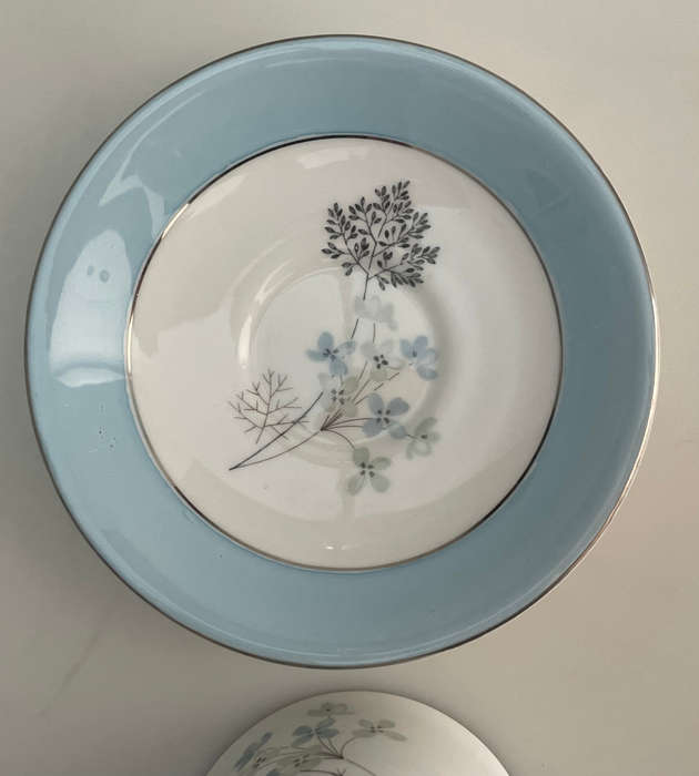 Vintage Sevron Blue Lace Royal Standard Fine Bone China Cups & Saucers Set (1950s-70s) - Made in Eng