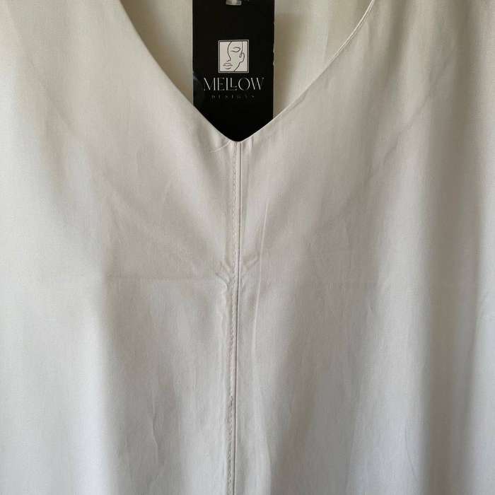 White Maxi Dress with V-Neck & Front Pleat  Hidden Pockets  Cotton-Linen Blend  Size XL