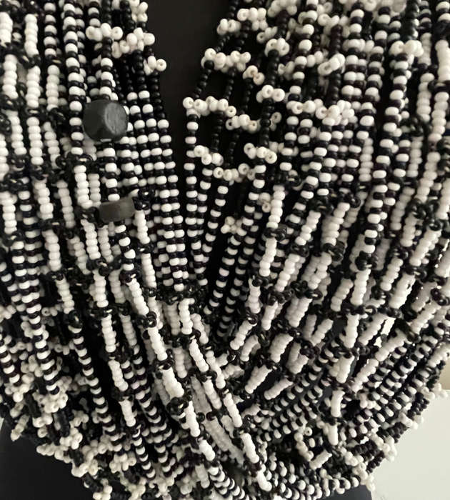 Original Abacus 38-Strand Traditional Zulu Hand-Beaded Necklace  557g  Black & White  48cm Length