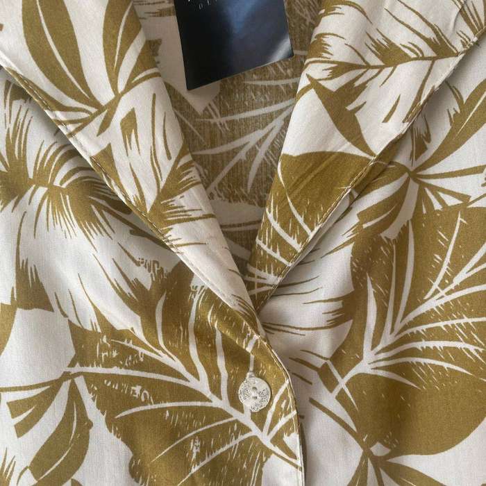 Tropical Leaf Print Button-Up Shirt  Cotton Linen Blend  Size XL (Fits SA 4244)