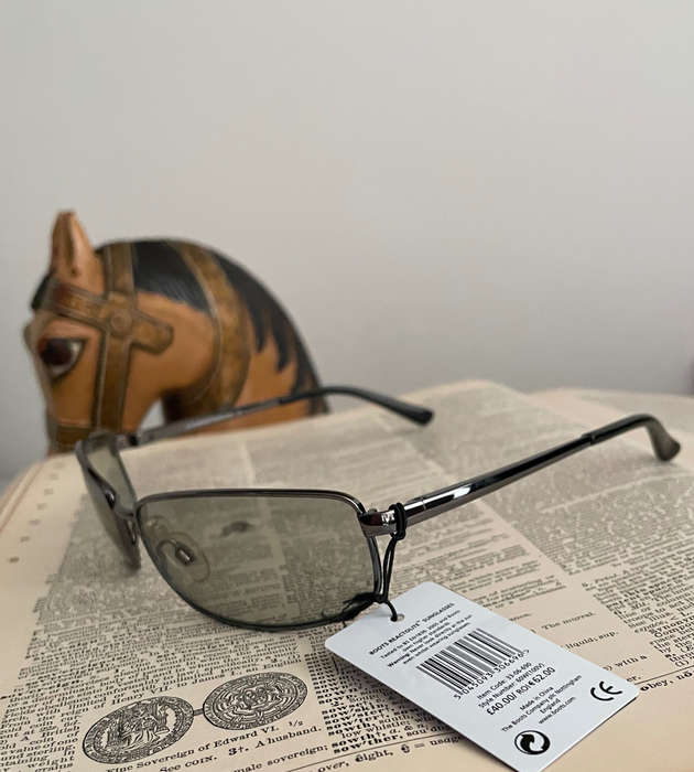 Boots Reactolite Sunglasses - Style 60W (100V) - Tested BS EN 1836  Nottingham, England