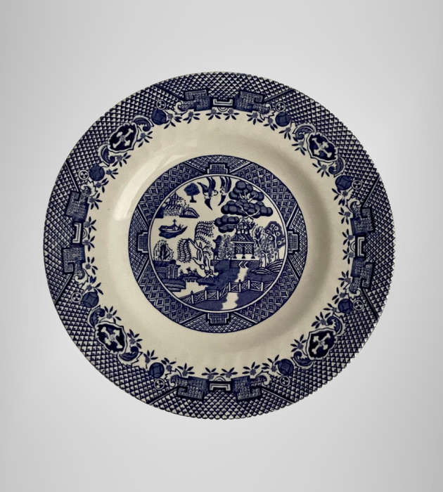 Vintage Blue Willow Transferware Rimmed Side Plate  Barratts of Staffordshire, 1950s-1970s, 17.5cm