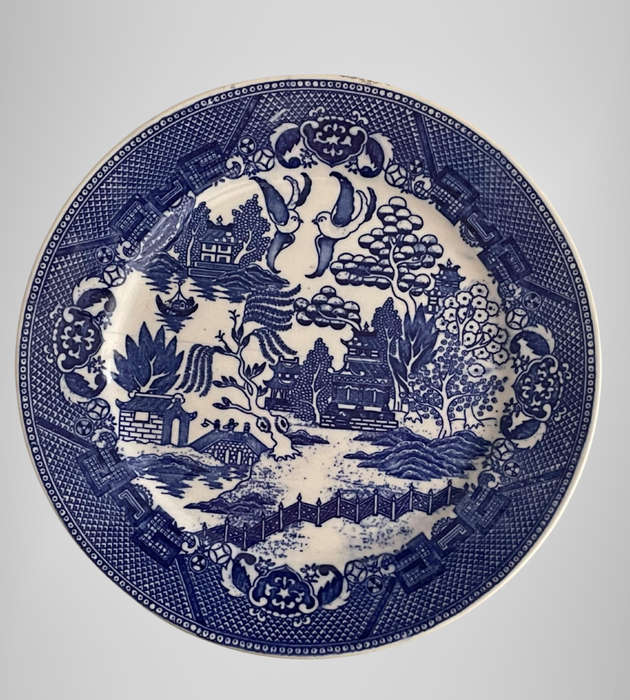 Pair of Vintage Flow Blue Dinner Plates  Made in Occupied Japan, 23.4cm (One with Large Chip)