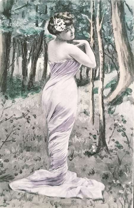 Unused post card - Elegant lady