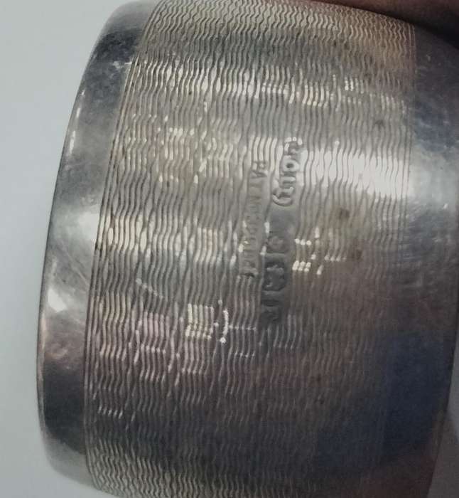 Birmingham silver napkin ring (bakelite inner)  - 35.8g (16)