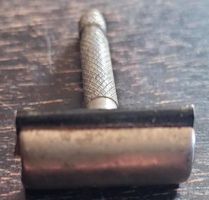 Vintage Laurel miniature razor (Made in England)