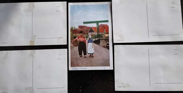 Post Cards showing Dutch (Holland) people in traditional dress (x 5)