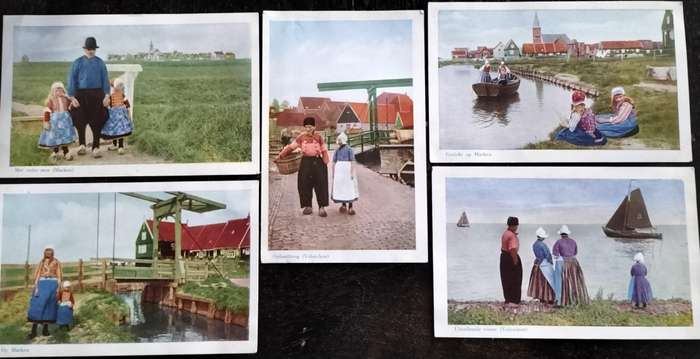 Post Cards showing Dutch (Holland) people in traditional dress (x 5)