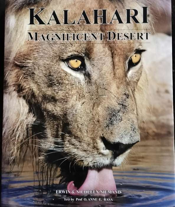 Kalahari - Magnificent Desert - photographs by Erwin and Nicoleen Niemand (2007)
