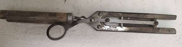 Vintage curling tongs