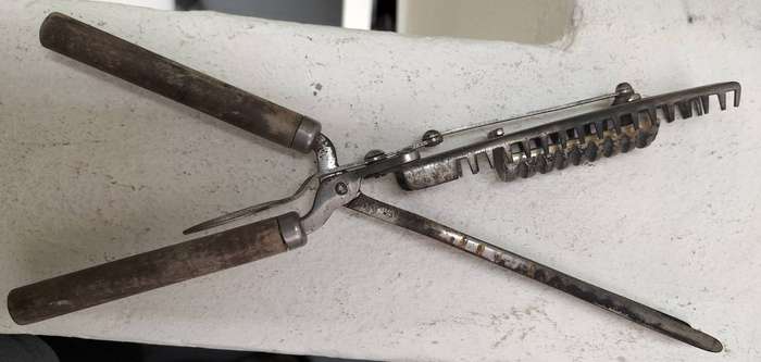 Vintage curling tongs
