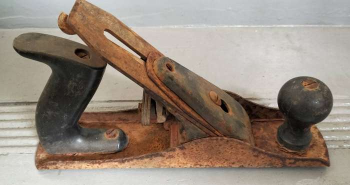 Vintage wood plane - unknown manufacturer - poor condition - for the restorer